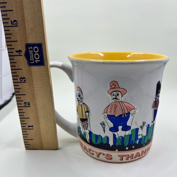 Macy’s Thanksgiving Day Parade 3-D embossed 2005 mug - Picture 11 of 12